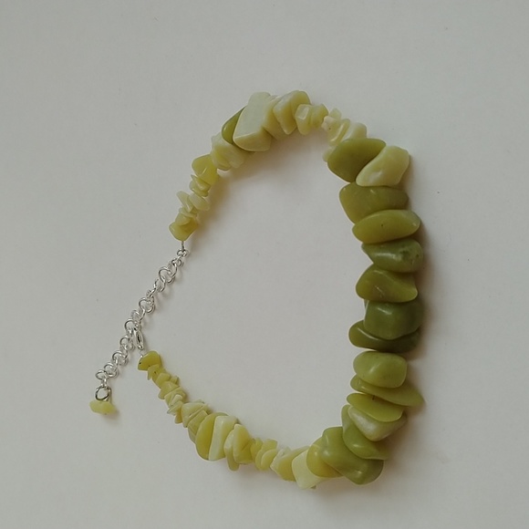 Handmade Olive "Serpentine" Chip Choker - Picture 4 of 4
